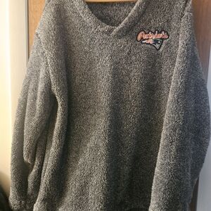 NFL Patriots Women's Gray Sherpa V-Neck Pullover